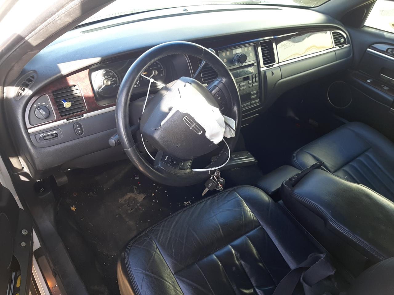 2010 Lincoln Town Car VIN 2L1FL8JWXAX752839 Copart auction photo, front end damage thumbnail 8