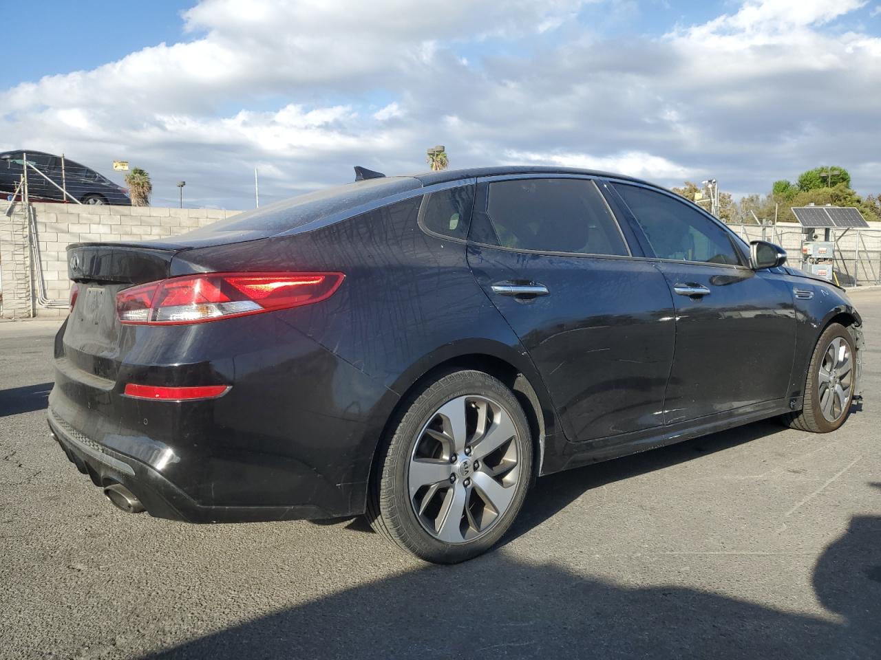2019 KIA Optima VIN 5XXGT4L38KG371184 Copart auction photo, front end damage thumbnail 3