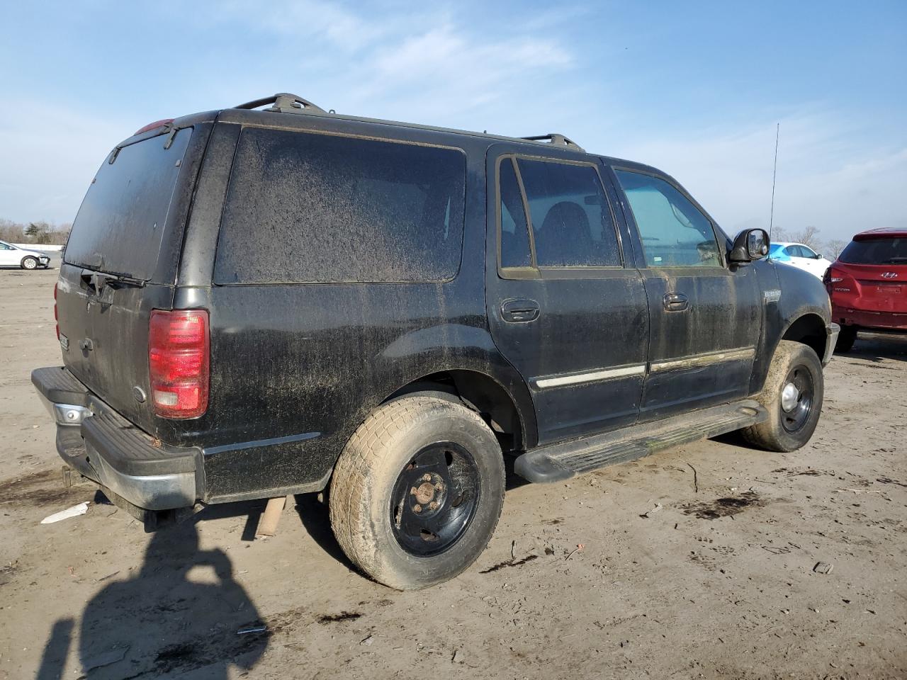 1998 Ford Expedition VIN 1FMRU18W9WLB45938 Copart auction photo, mechanical / minor dent/scratches damage thumbnail 3