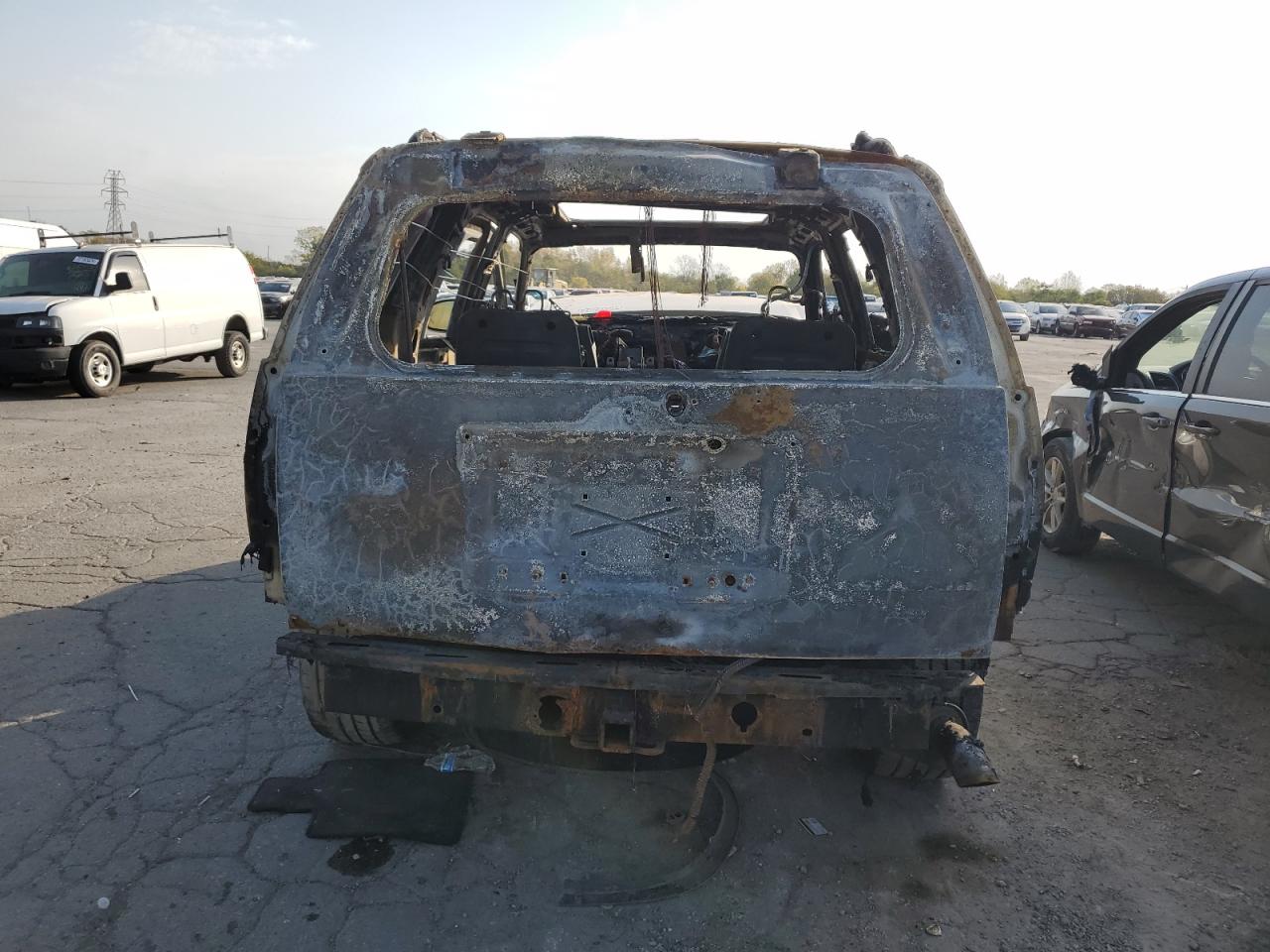 2007 Cadillac Escalade VIN 1GYFK63827R415040 Copart auction photo, burn / front end damage thumbnail 6