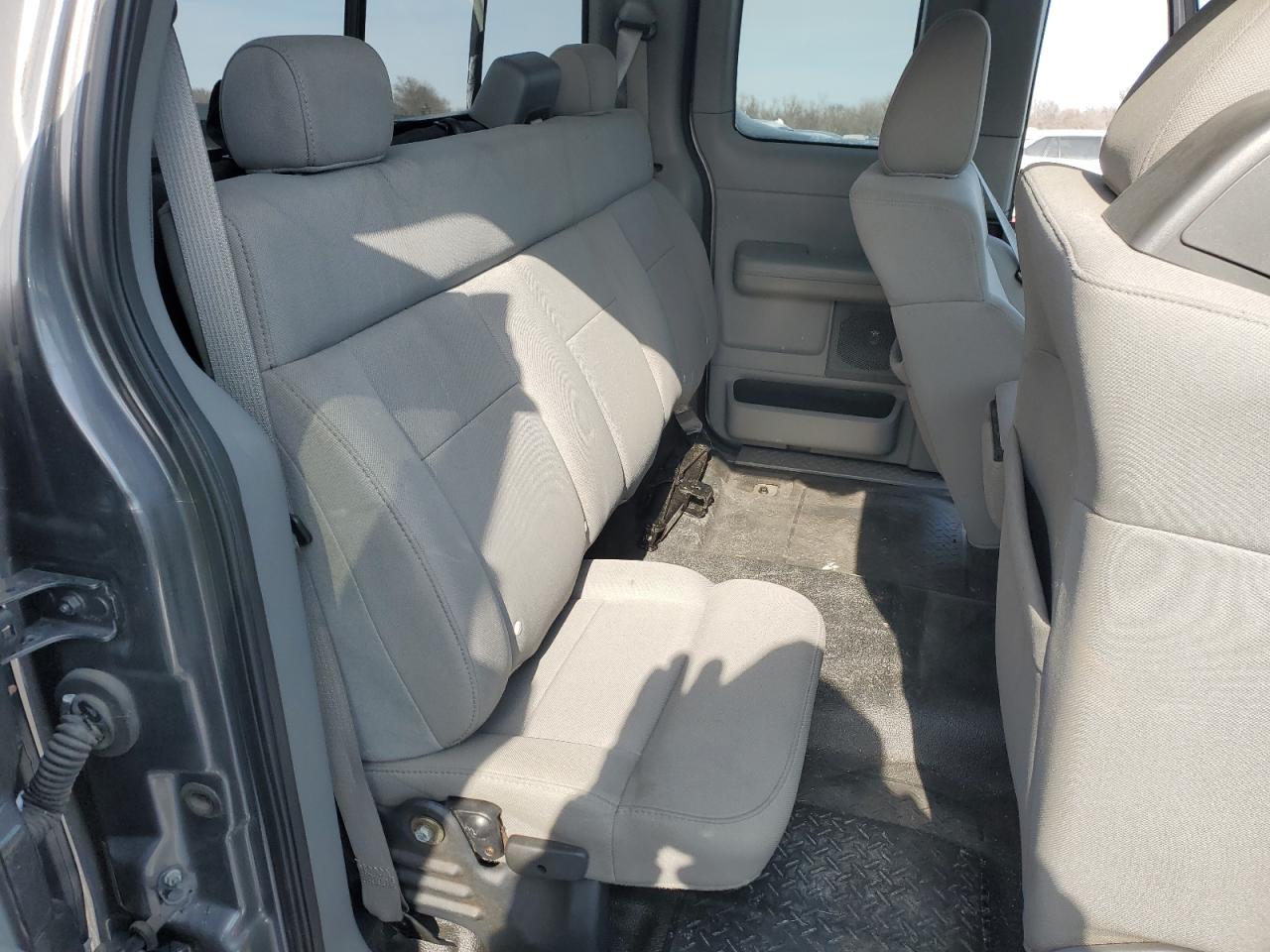 2005 Ford F-150 VIN 1FTRX14W45FB61544 Copart auction photo, front end damage thumbnail 10