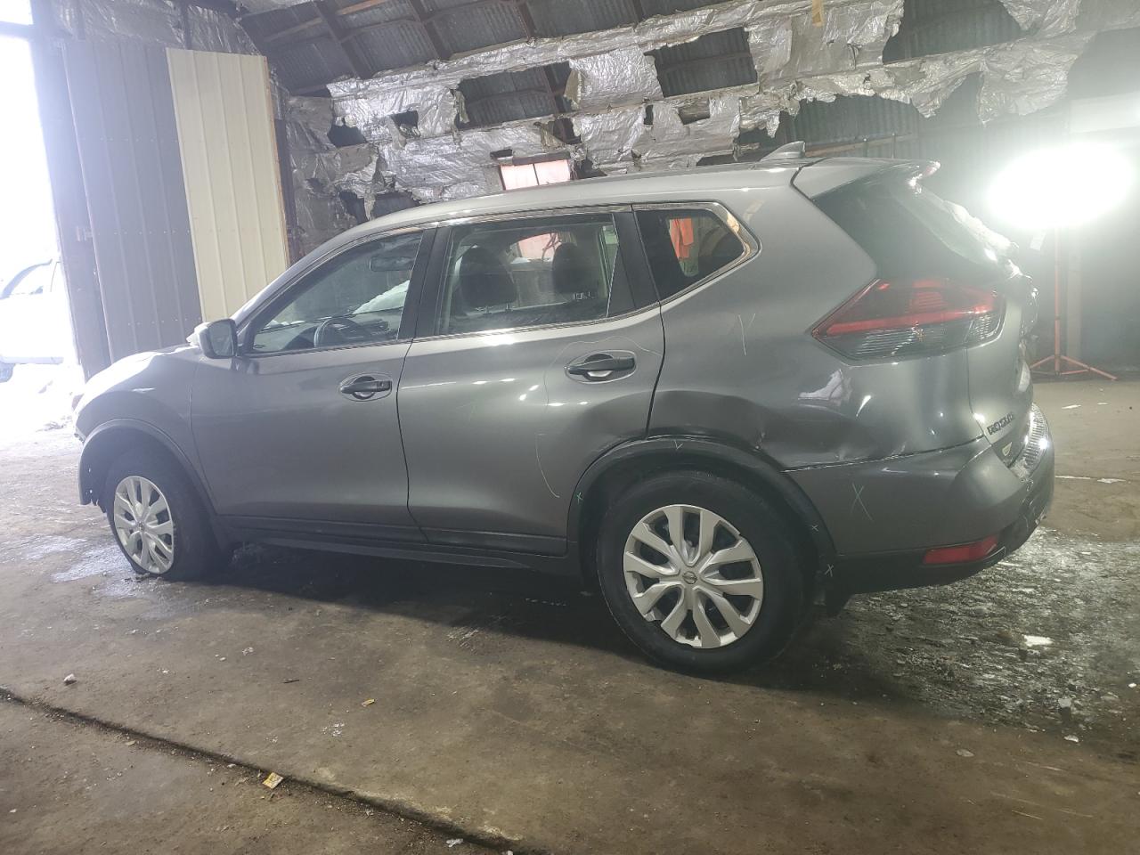 2018 Nissan Rogue VIN KNMAT2MVXJP588947 Copart auction photo, front end damage thumbnail 2