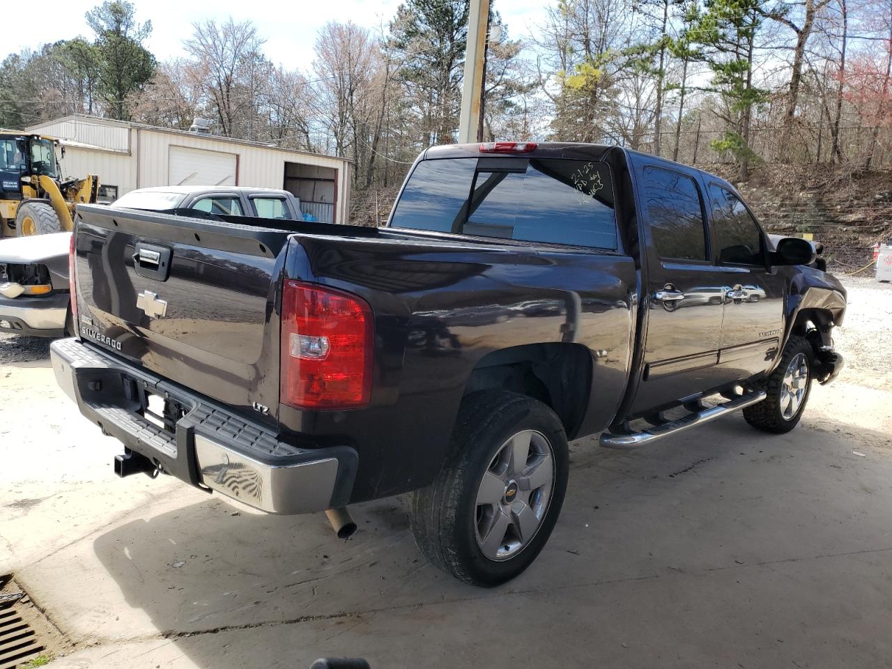 2009 Chevrolet Silverado VIN 2GCEC330691105735 Copart auction photo, front end damage thumbnail 3