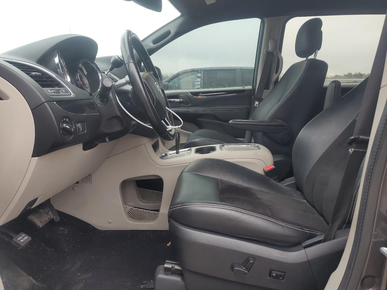 2019 Dodge Caravan VIN 2C4RDGCG9KR799864 Copart auction photo, rear end / minor dent/scratches damage thumbnail 7