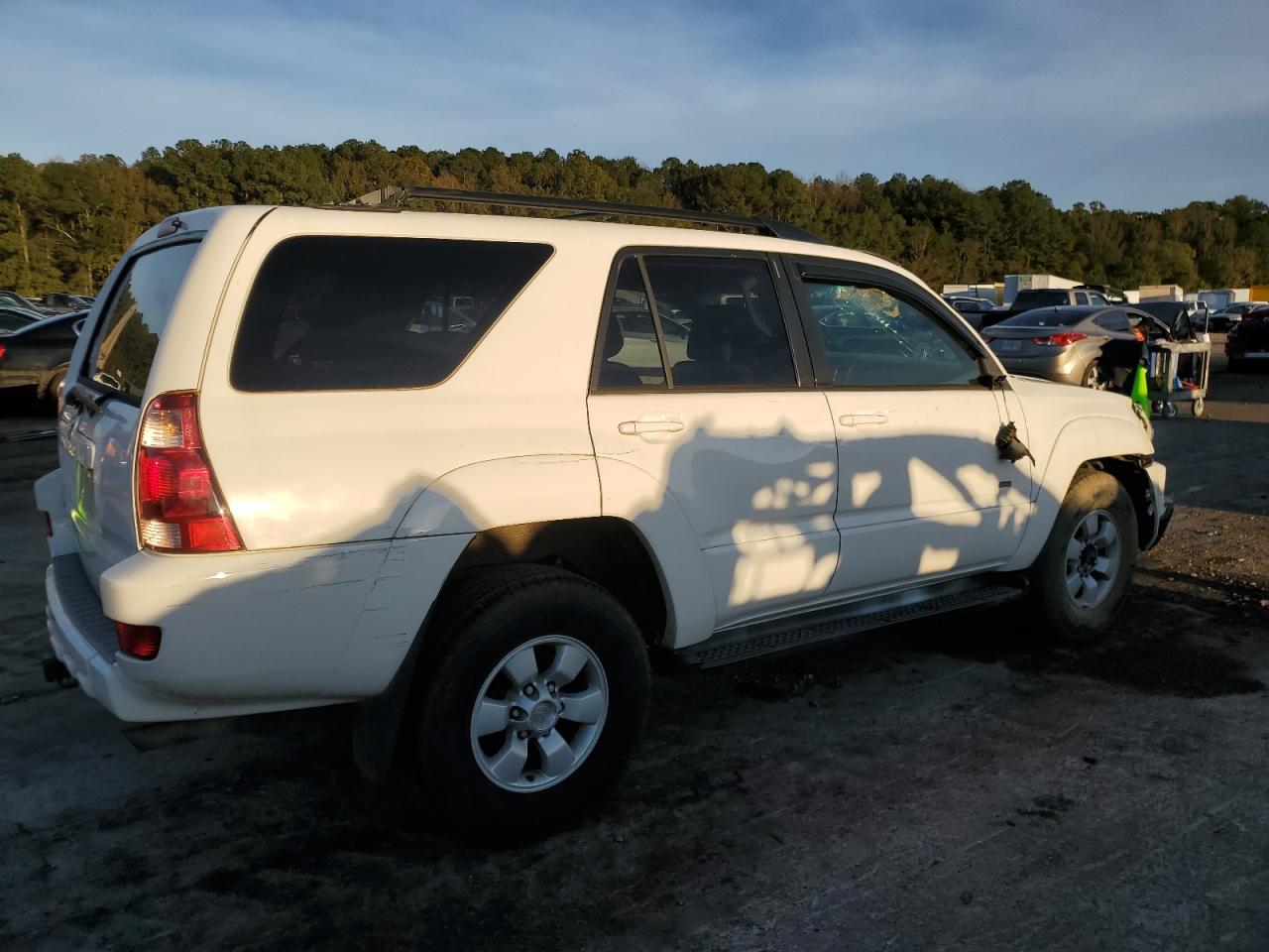 2005 Toyota 4Runner VIN JTEZU14R258033953 Copart auction photo, front end / side damage thumbnail 3