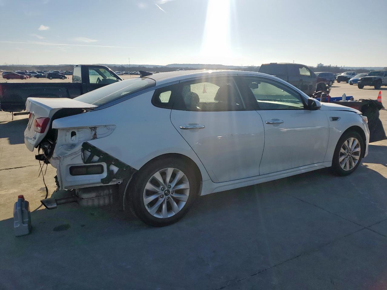 2018 KIA Optima VIN 5XXGU4L38JG209227 Copart auction photo, rear end damage thumbnail 3