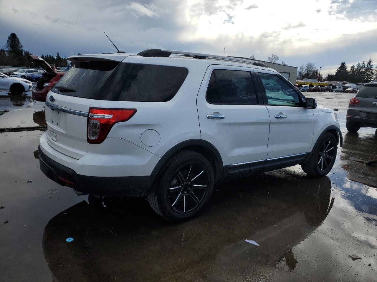 2015 Ford Explorer VIN 1FM5K7F84FGB11880 Copart auction photo, front end damage thumbnail 3