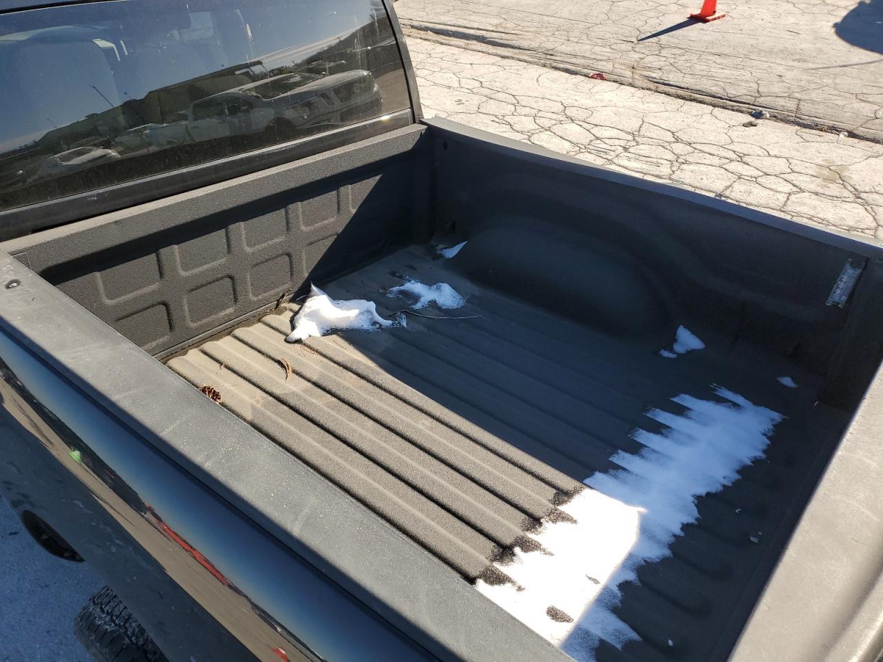 2018 RAM 1500 VIN 3C6RR7KG7JG235452 Copart auction photo, front end / rear end damage thumbnail 10
