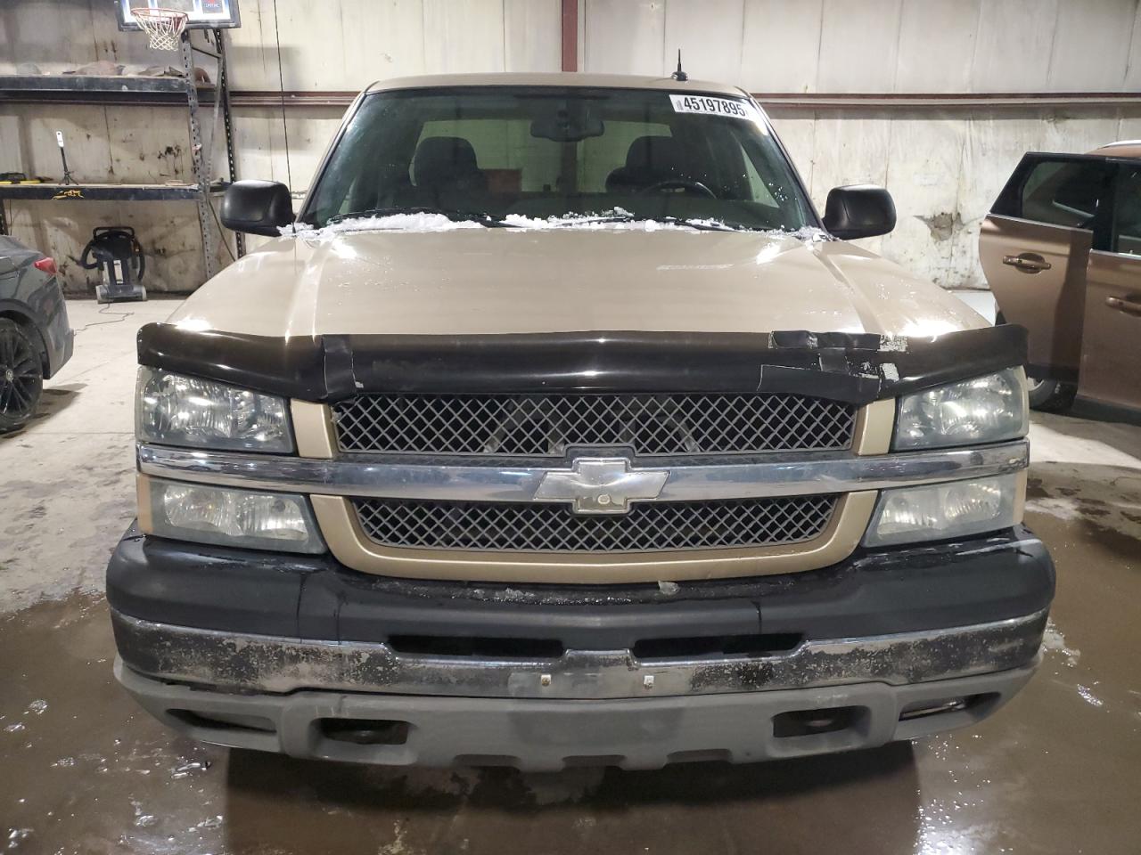 2004 Chevrolet Silverado VIN 2GCEK19T241143111 Copart auction photo, rear end / minor dent/scratches damage thumbnail 5