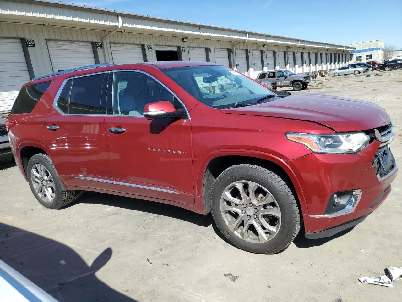 2019 Chevrolet Traverse VIN 1GNERKKW4KJ248233 Copart auction photo, front end / rear end damage thumbnail 4