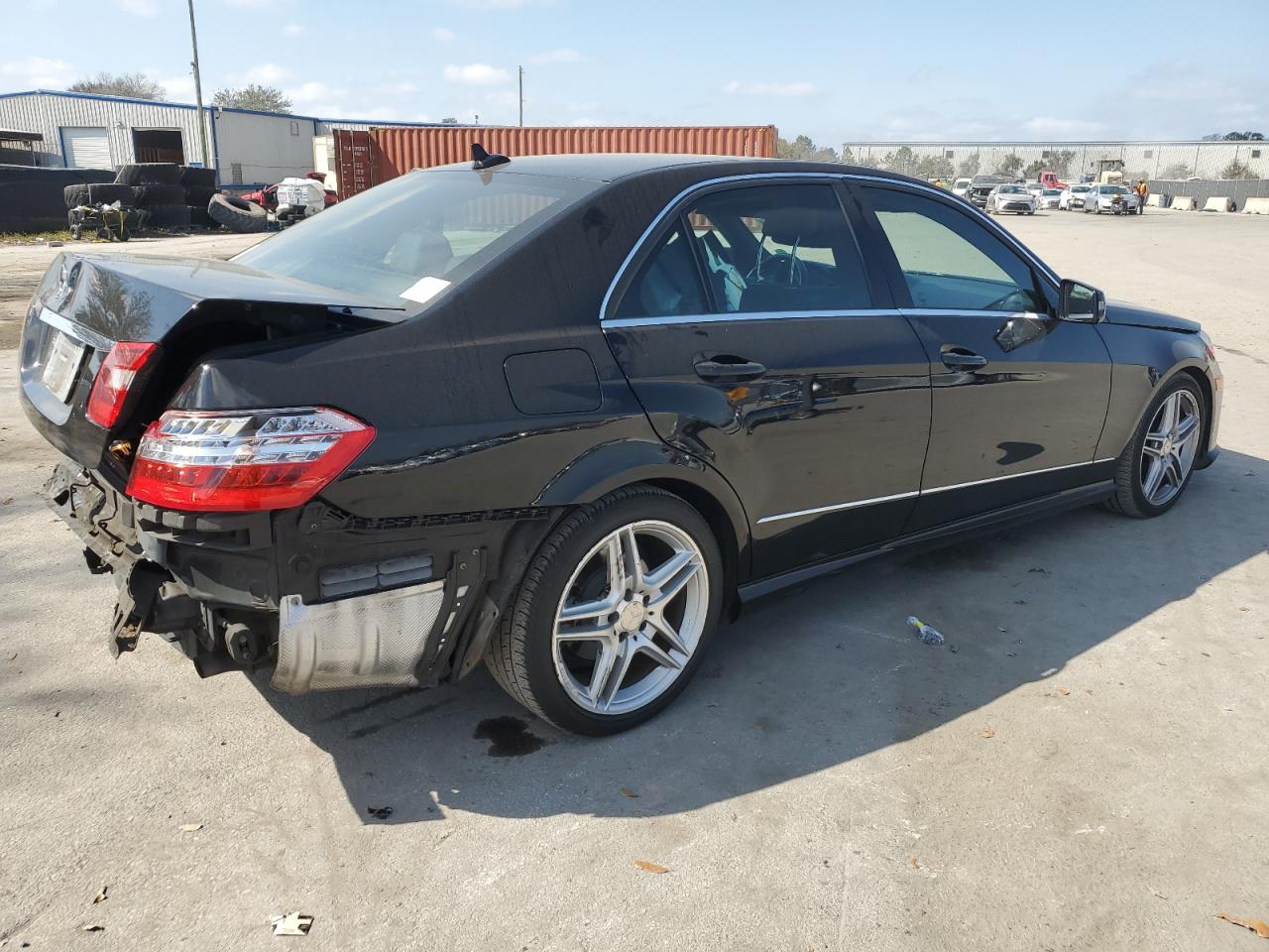 2011 Mercedes-Benz E-klasse VIN WDDHF5GBXBA463899 Copart auction photo, rear end damage thumbnail 3