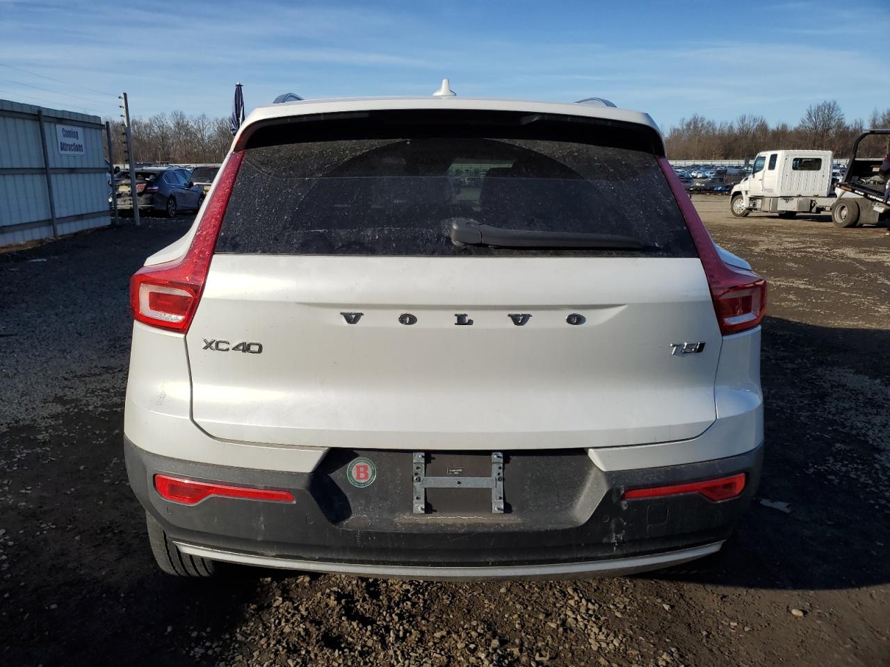 2022 Volvo XC40 VIN YV4162UK4N2650324 Copart auction photo, front end damage thumbnail 6