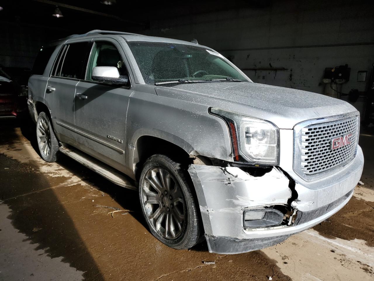 2015 GMC Yukon VIN 1GKS2CKJ3FR307746 Copart auction photo, front end / side damage thumbnail 4