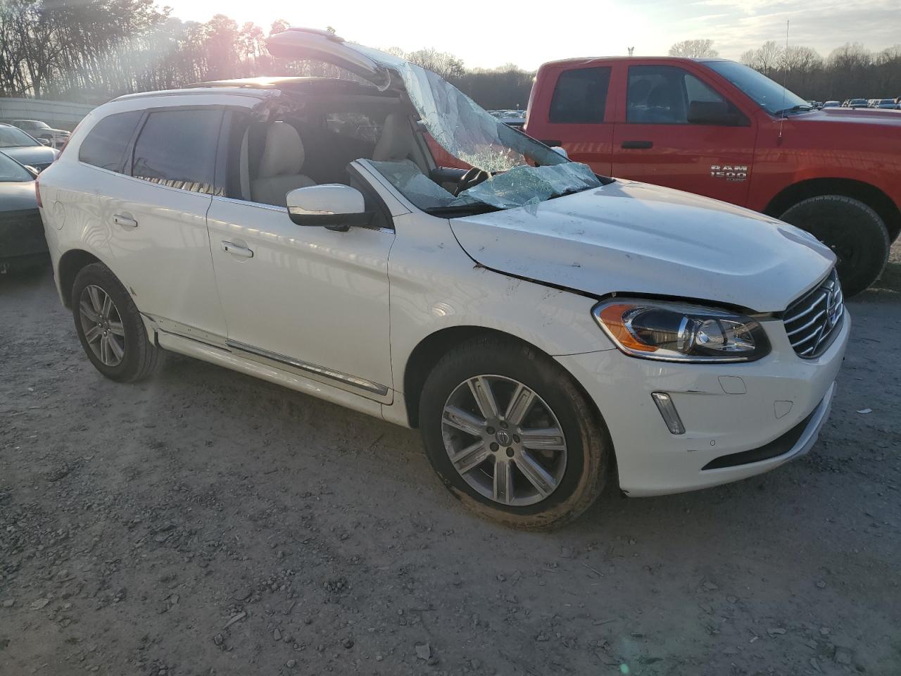 2017 Volvo XC60 VIN YV440MDU5H2026936 Copart auction photo, all over damage thumbnail 4