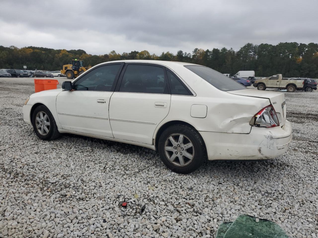 2000 Toyota Avalon VIN 4T1BF28B9YU082934 Copart auction photo, side / rear end damage thumbnail 2