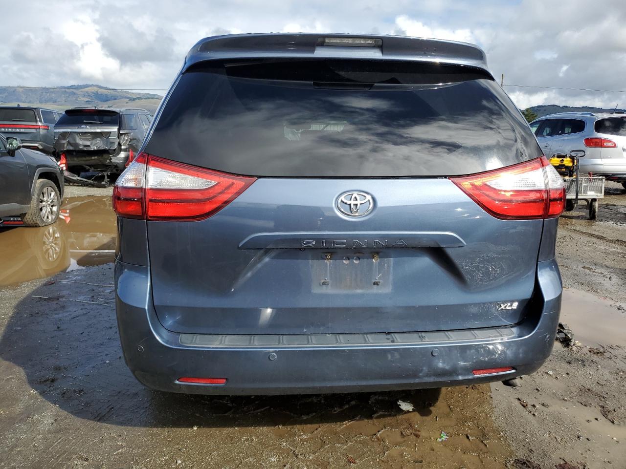 2015 Toyota Sienna VIN 5TDYK3DC9FS655198 Copart auction photo, front end damage thumbnail 6