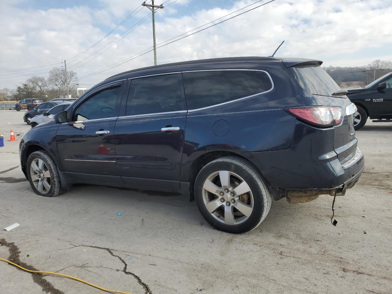 2015 Chevrolet Traverse VIN 1GNKRJKD6FJ336413 Copart auction photo, front end damage thumbnail 2