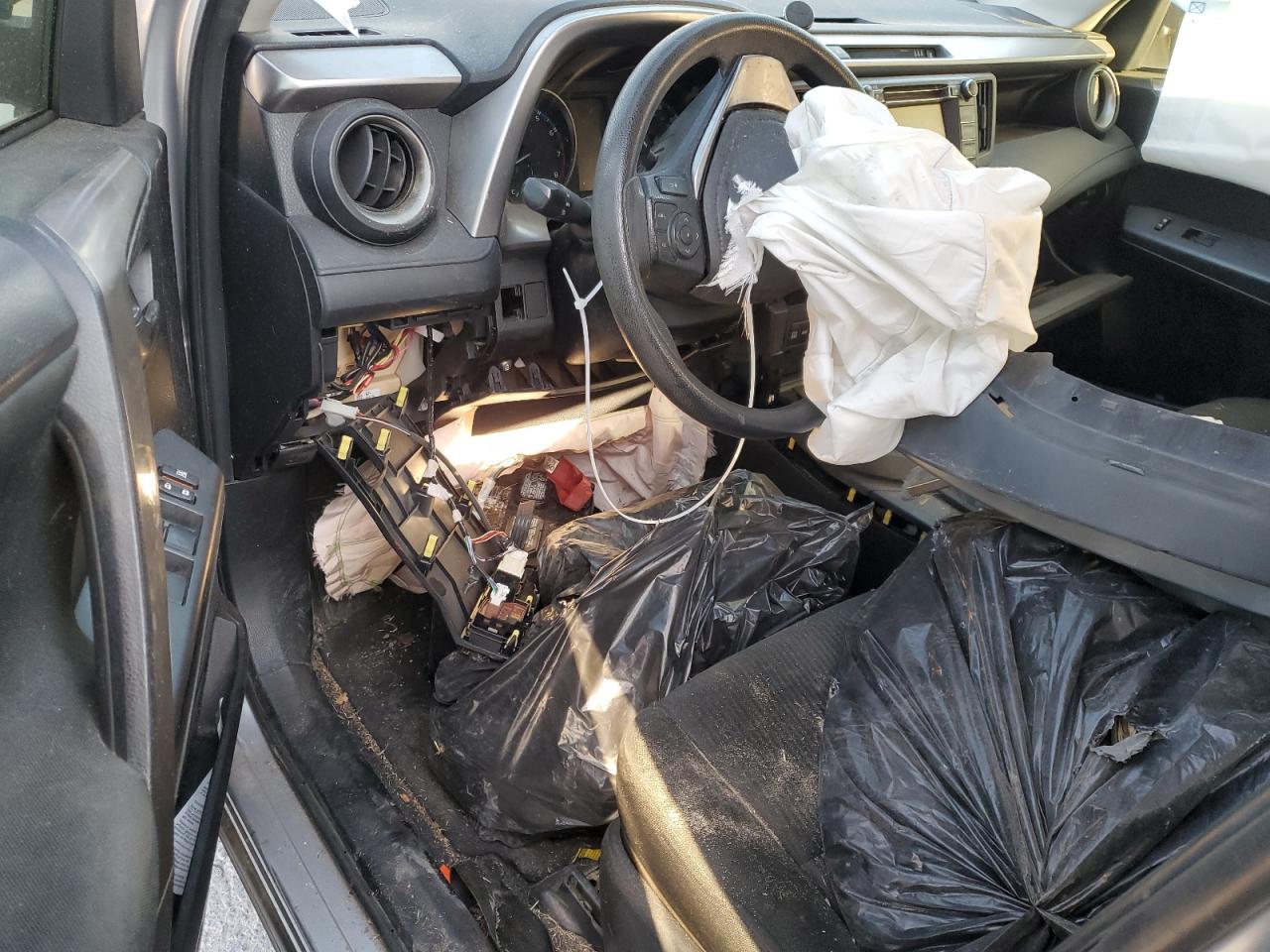 2018 Toyota RAV 4 VIN JTMZFREV3JJ182819 Copart auction photo, rear end / all over damage thumbnail 8