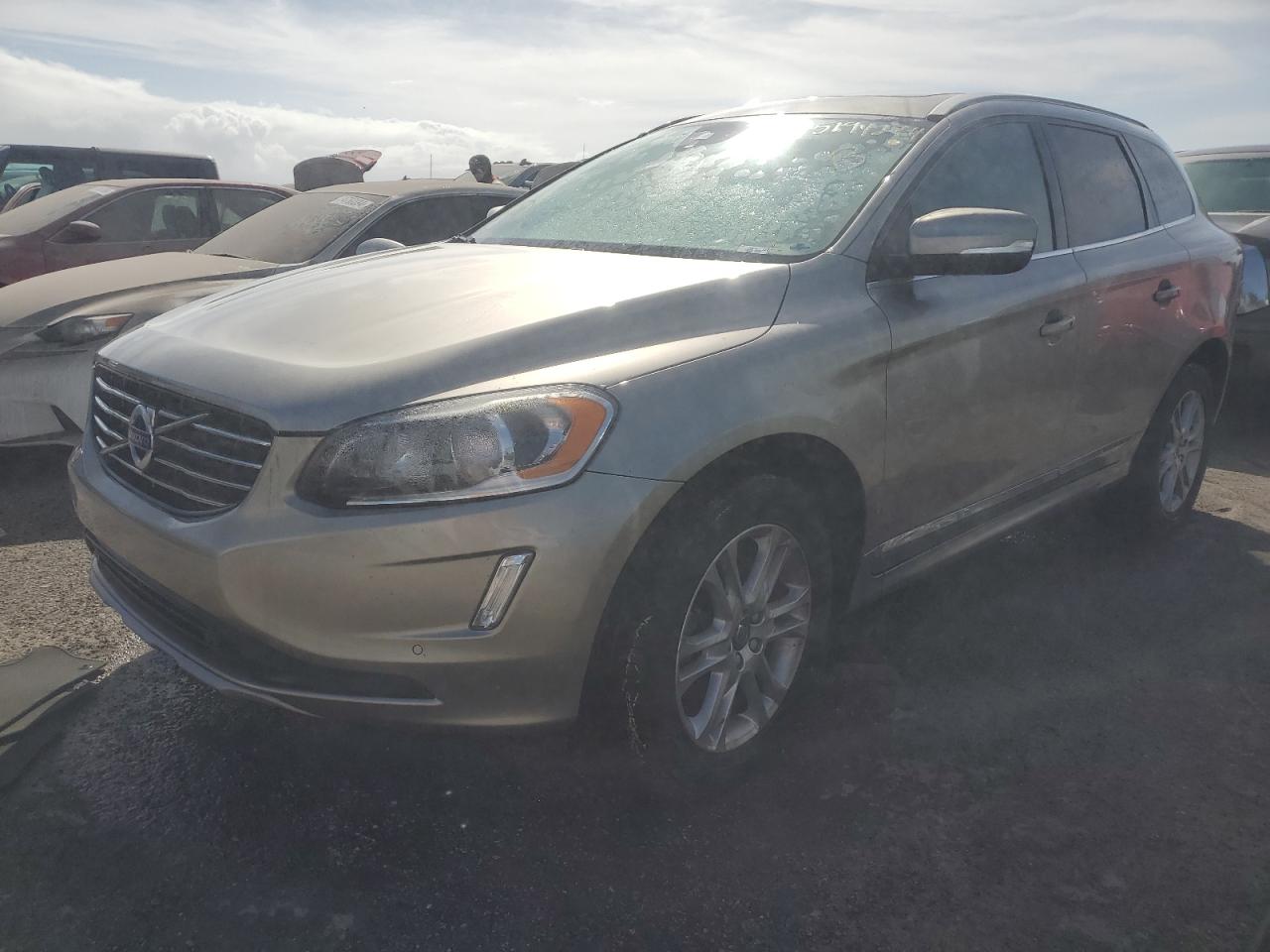 2016 Volvo XC60 VIN YV440MDK0G2826833