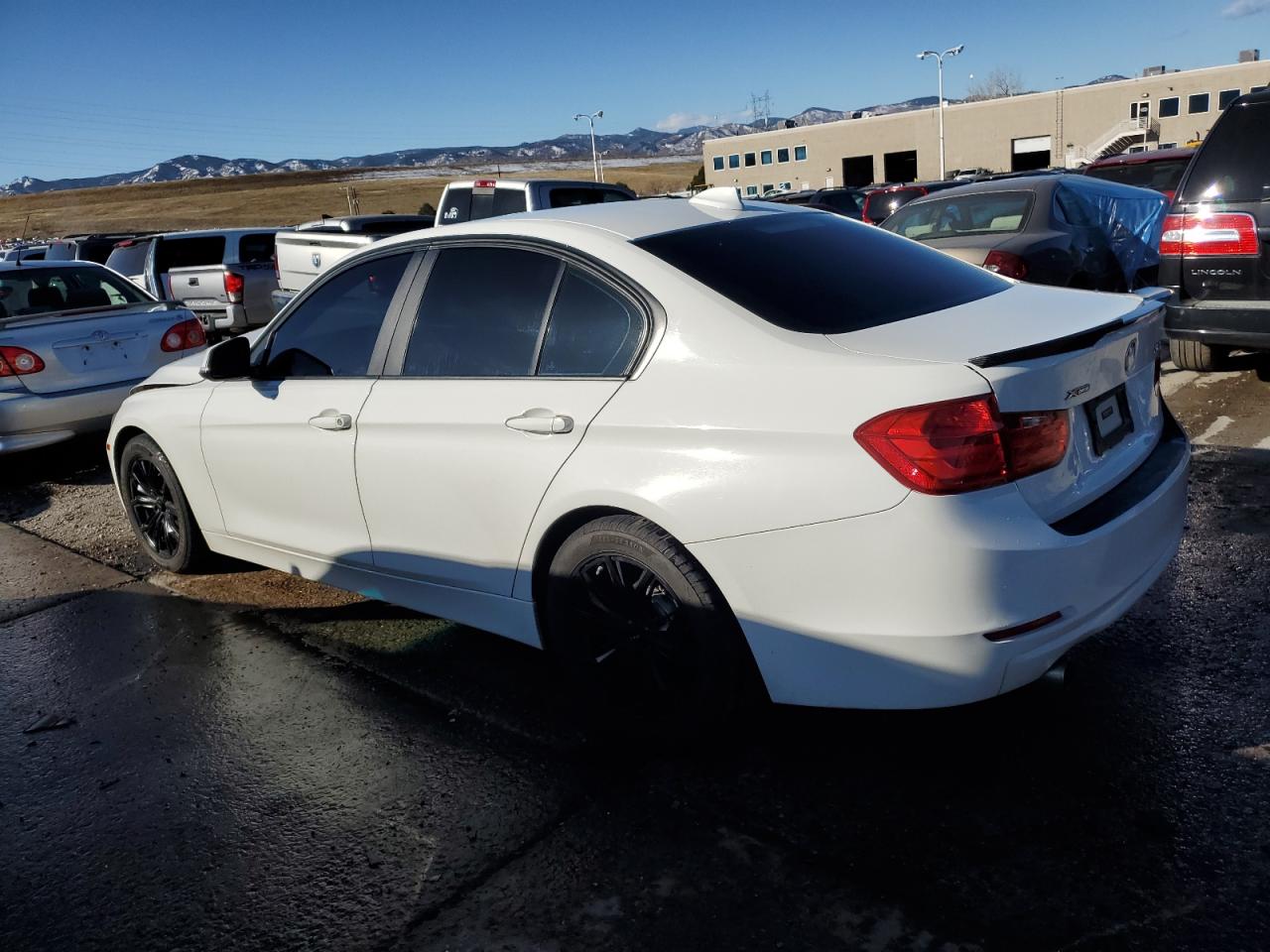 2014 BMW 3er VIN WBA3C3C50EF983583 Copart auction photo, front end damage thumbnail 2