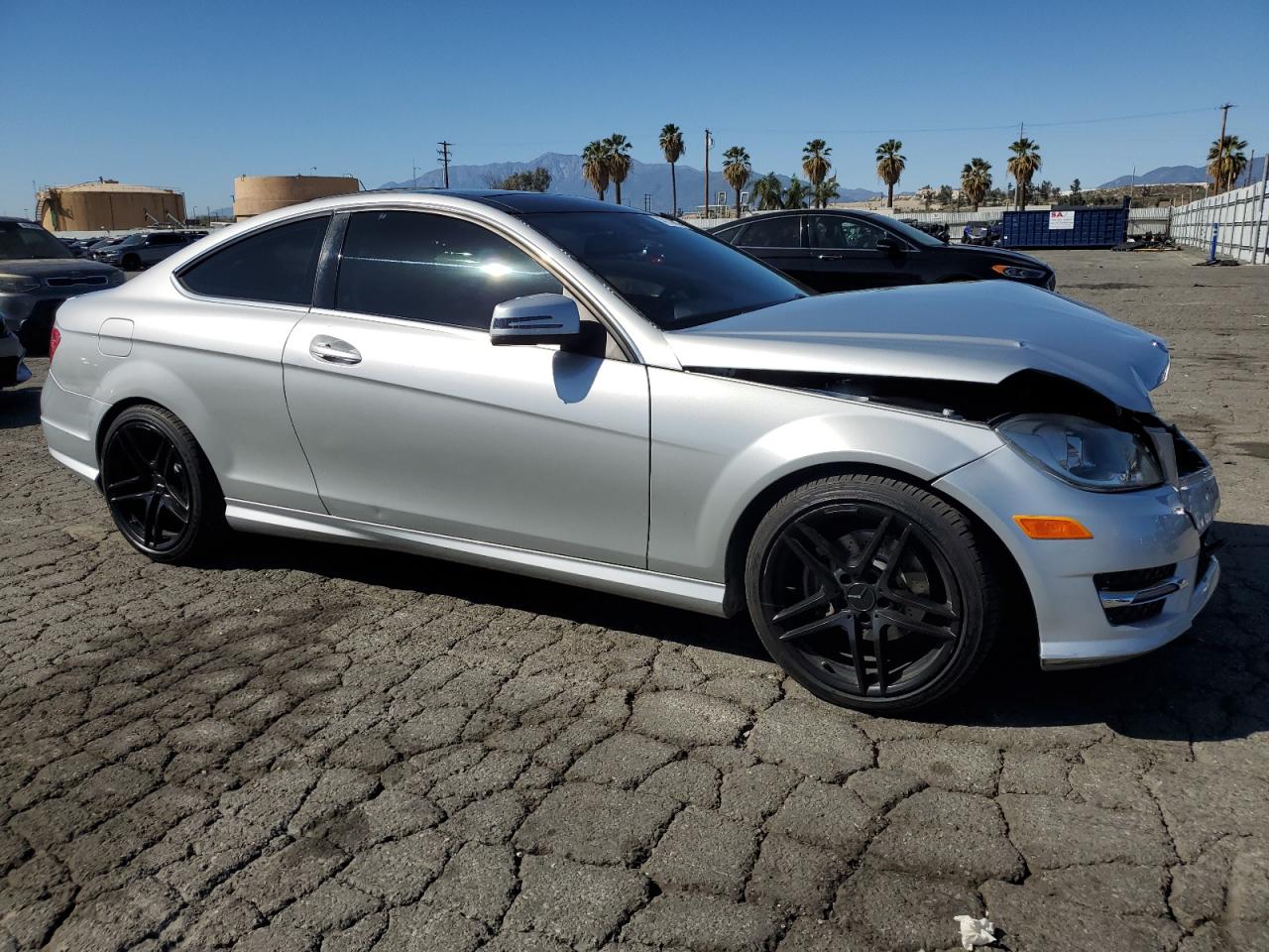 2014 Mercedes-Benz C-klasse VIN WDDGJ4HBXEG267434 Copart auction photo, front end damage thumbnail 4