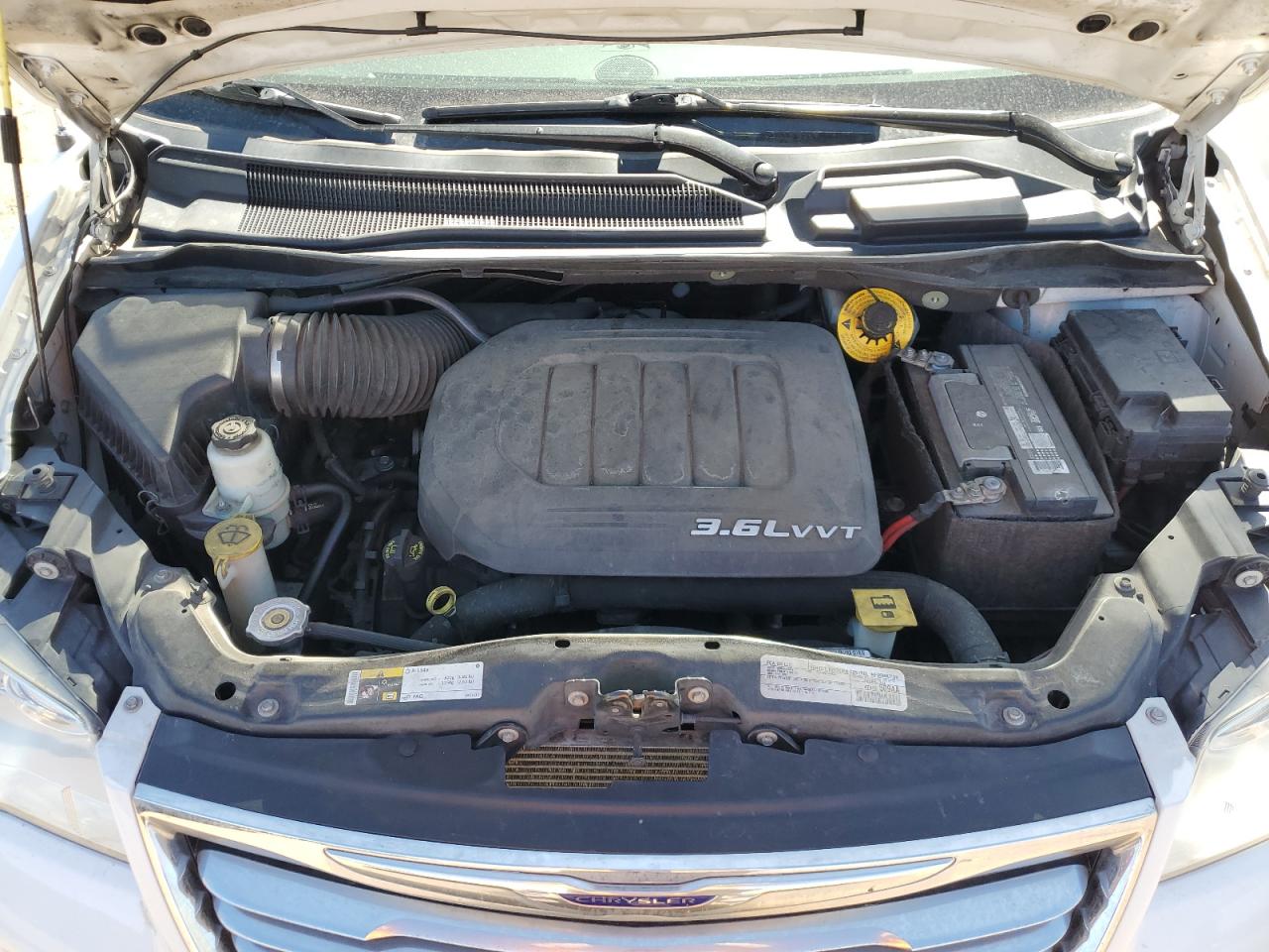 2016 Chrysler Town & Country VIN 2C4RC1BG4GR280665 Copart auction photo, minor dent/scratches damage thumbnail 12