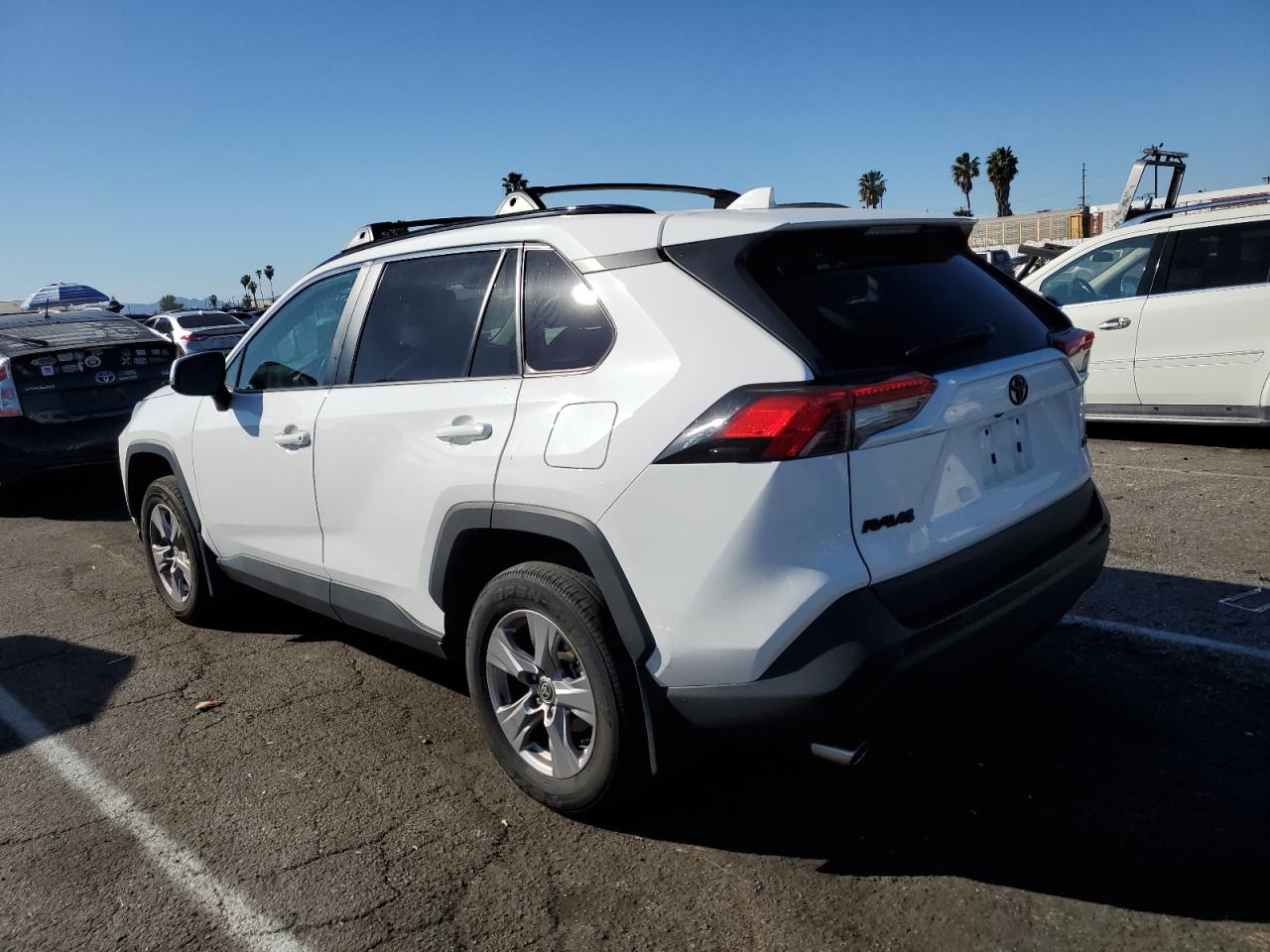 2022 Toyota RAV 4 VIN 2T3W1RFV8NC204323 Copart auction photo, side / minor dent/scratches damage thumbnail 2