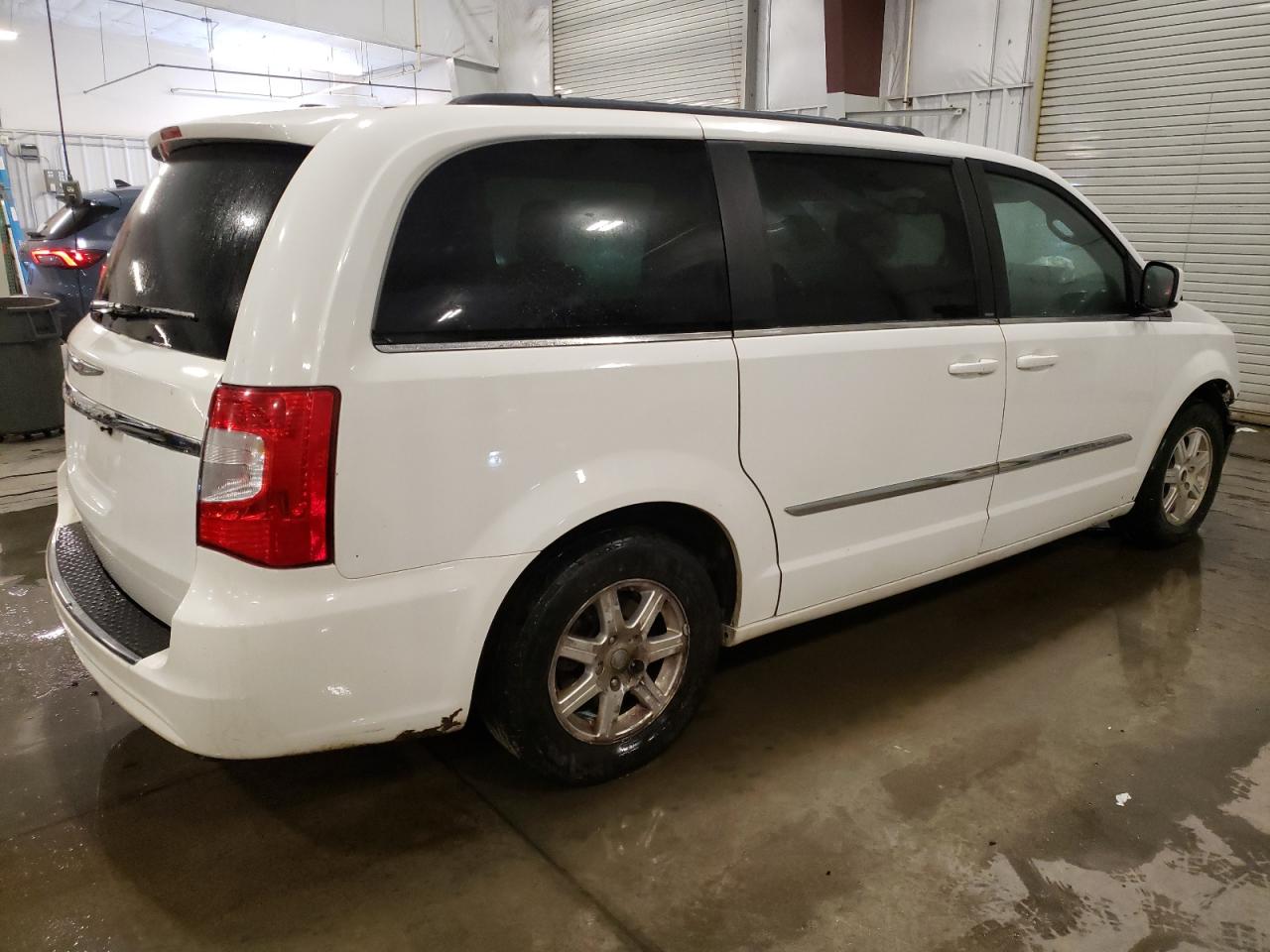 2012 Chrysler Town & Country VIN 2C4RC1BG7CR233379 Copart auction photo, front end / rear end damage thumbnail 3