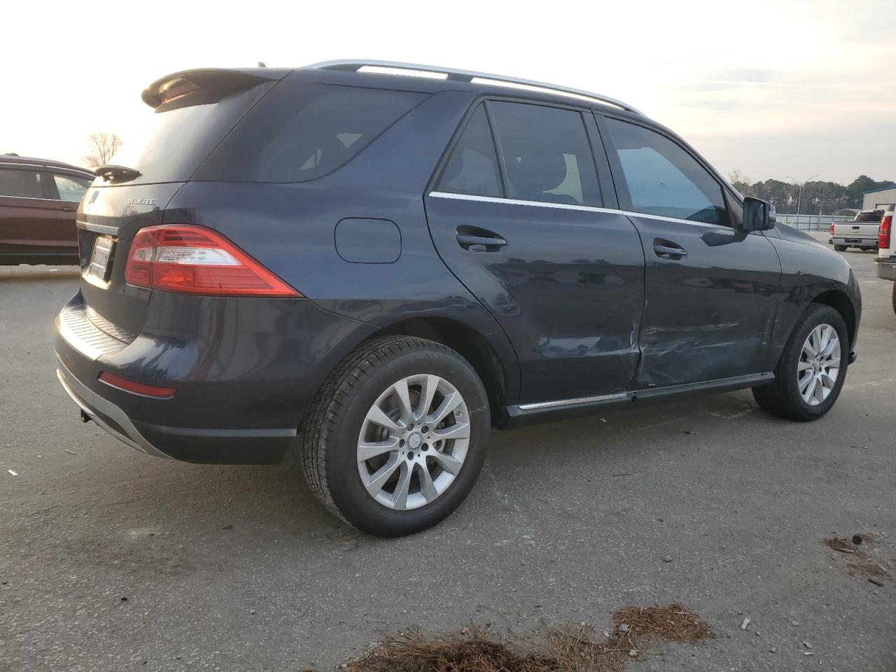 2015 Mercedes-Benz M-klasse VIN 4JGDA0EB6FA546468 Copart auction photo, side / front end damage thumbnail 3