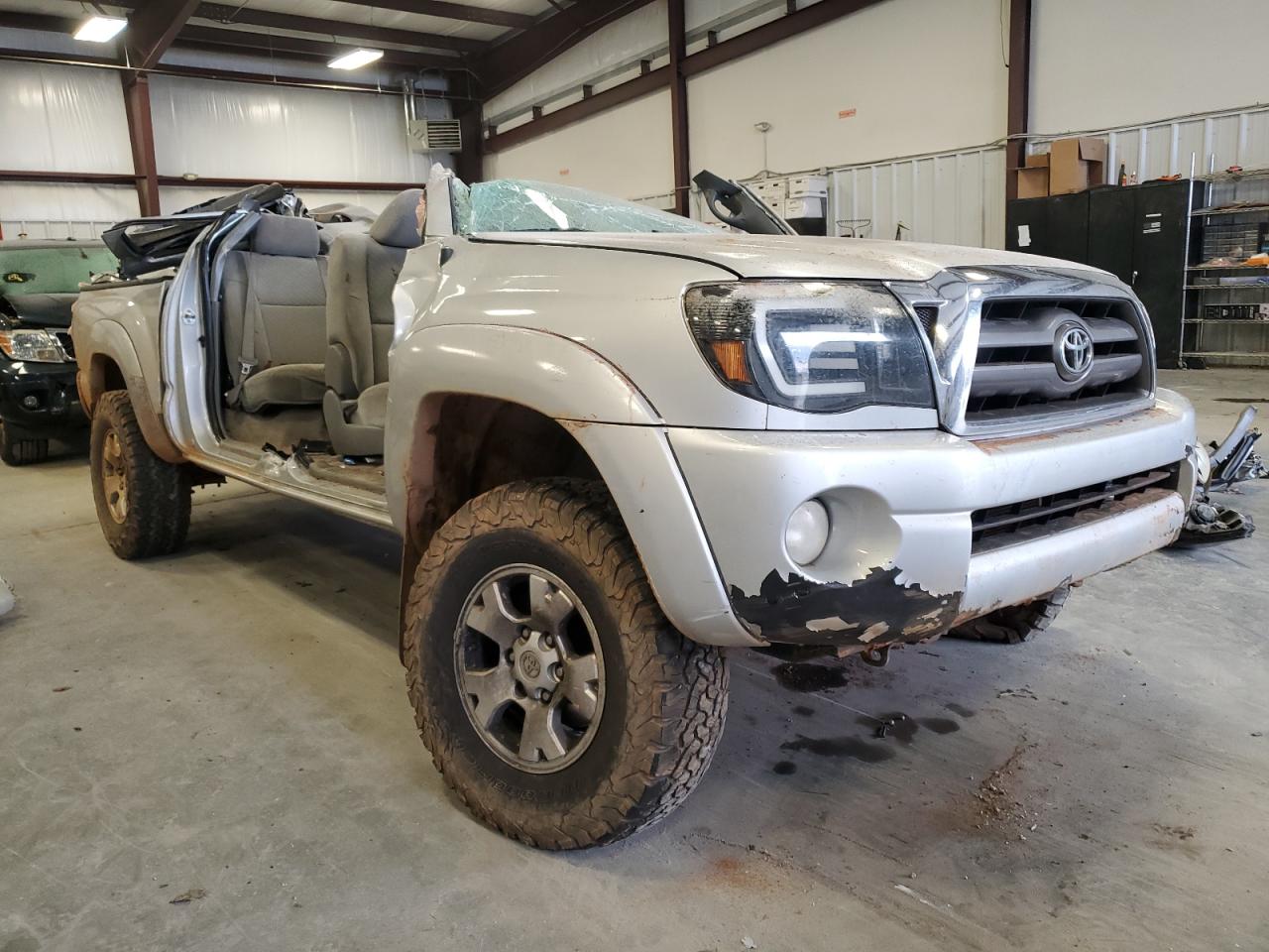 2010 Toyota Tacoma VIN 5TELU4EN8AZ703439 Copart auction photo, all over damage thumbnail 4