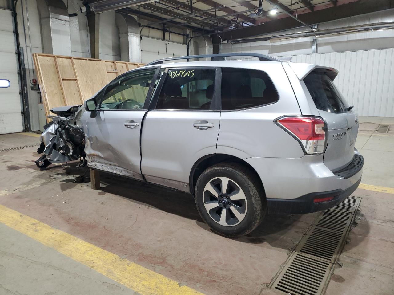 2018 Subaru Forester VIN JF2SJAJC4JH533400 Copart auction photo, front end / side damage thumbnail 2