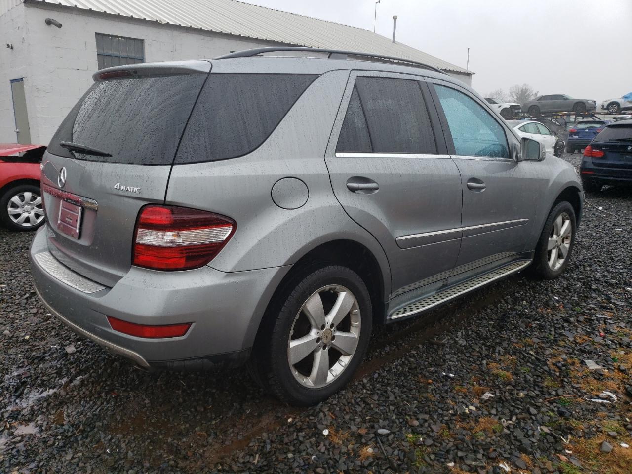 2011 Mercedes-Benz M-klasse VIN 4JGBB8GBXBA625393 Copart auction photo, front end damage thumbnail 3
