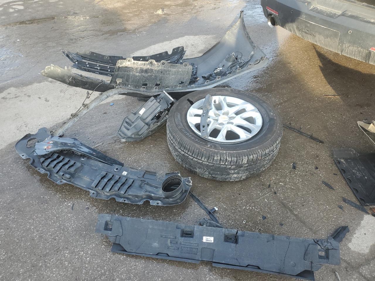 2019 Chevrolet Traverse VIN 1GNEVGKW1KJ286964 Copart auction photo, front end damage thumbnail 13