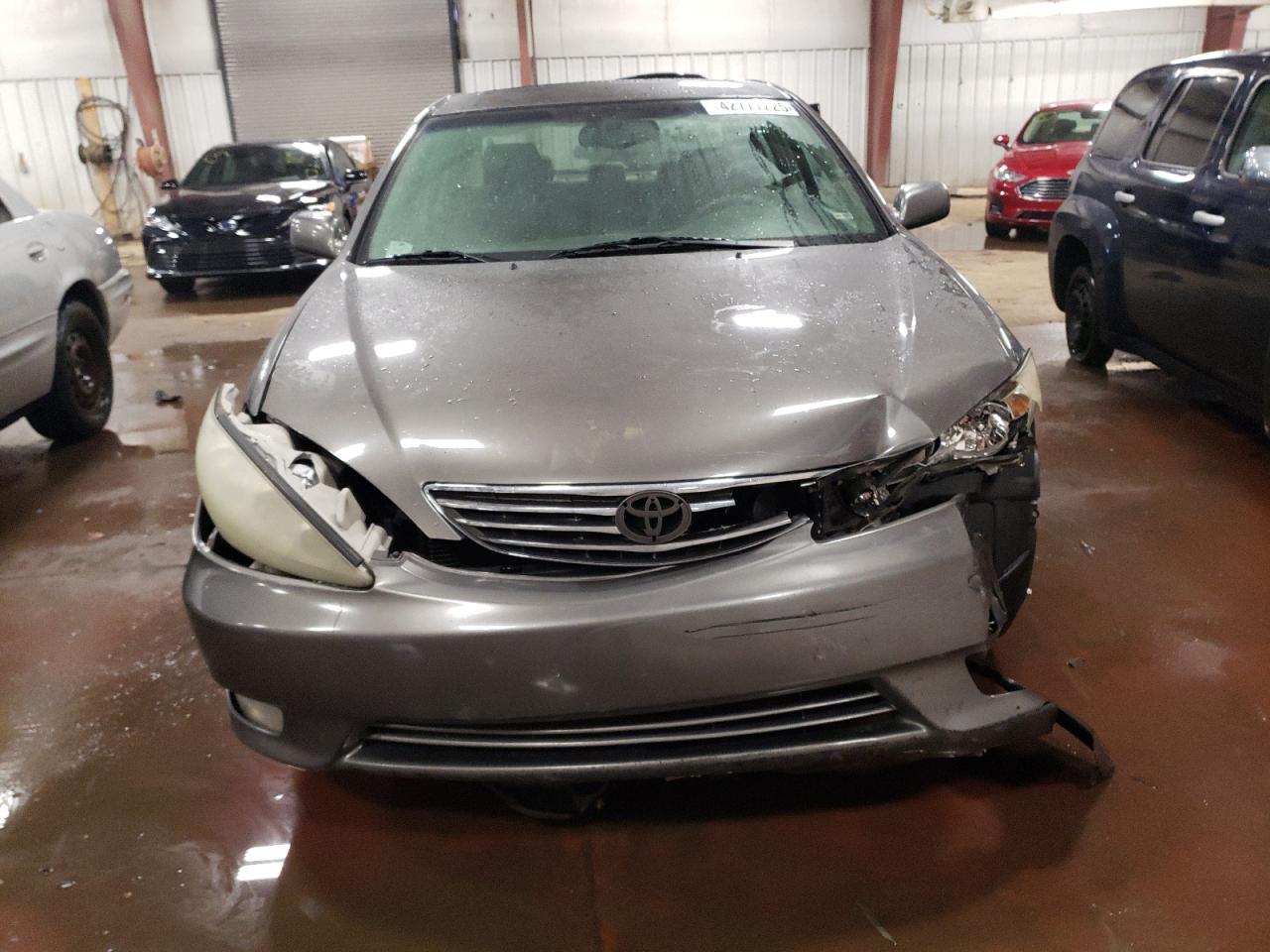 2005 Toyota Camry VIN 4T1BE32K85U505659 Copart auction photo, front end / rear end damage thumbnail 5