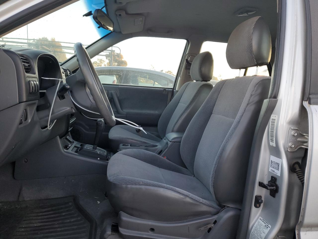 2001 Honda Passport VIN 4S6CK58W414403943 Copart auction photo, minor dent/scratches damage thumbnail 7