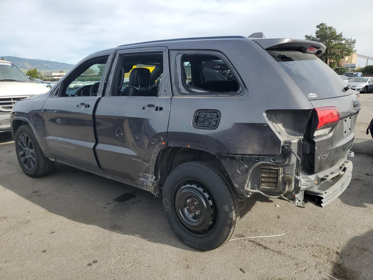 2018 Jeep Grand Cherokee VIN 1C4RJFAG7JC442261 Copart auction photo, rear end / side damage thumbnail 2