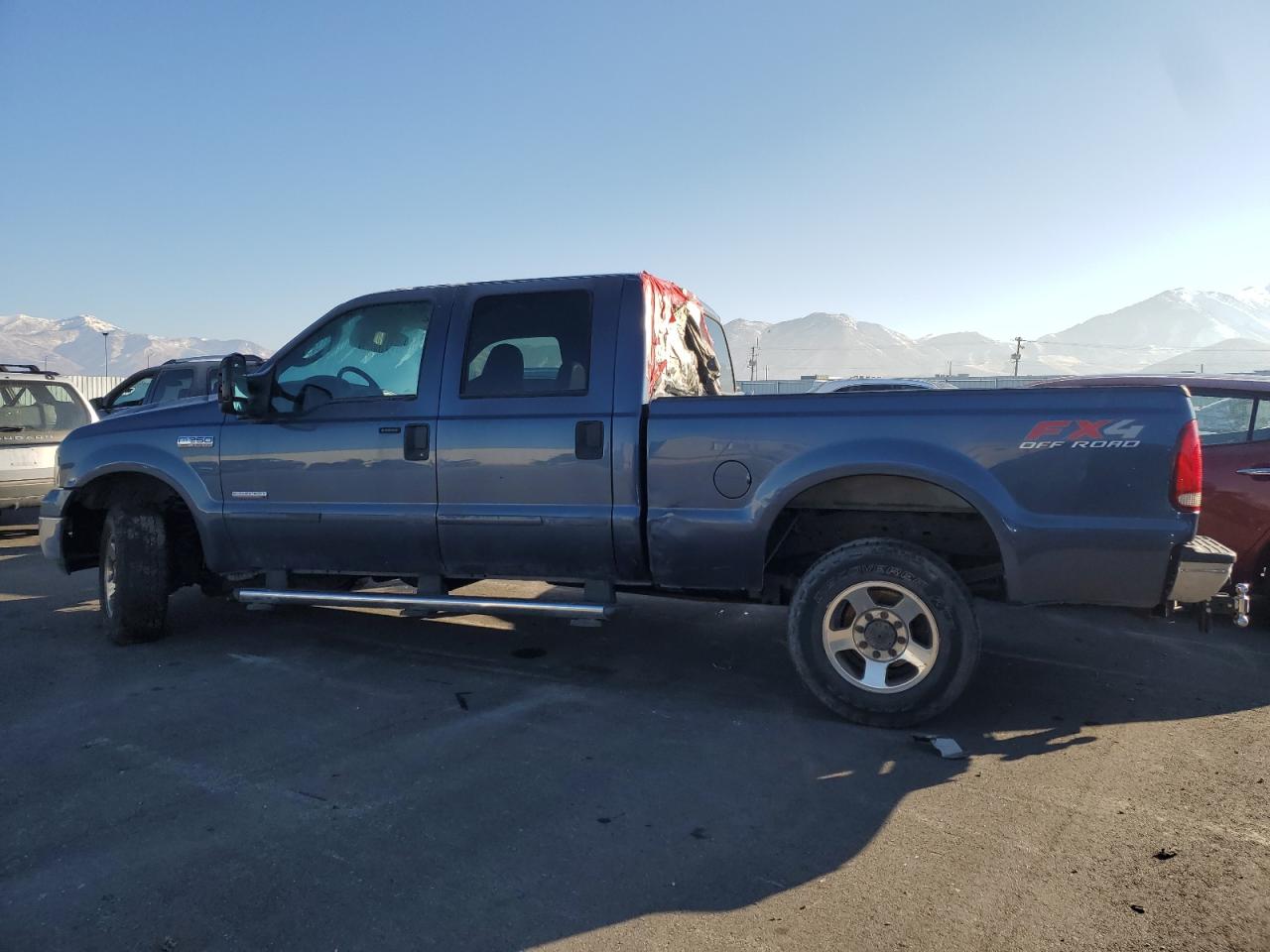 2005 Ford F250 VIN 1FTSW21P75EC81545 Copart auction photo, side damage thumbnail 2