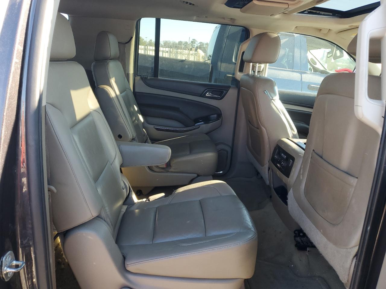 2015 Chevrolet Suburban VIN 1GNSKJKC2FR725563 Copart auction photo, front end damage thumbnail 11