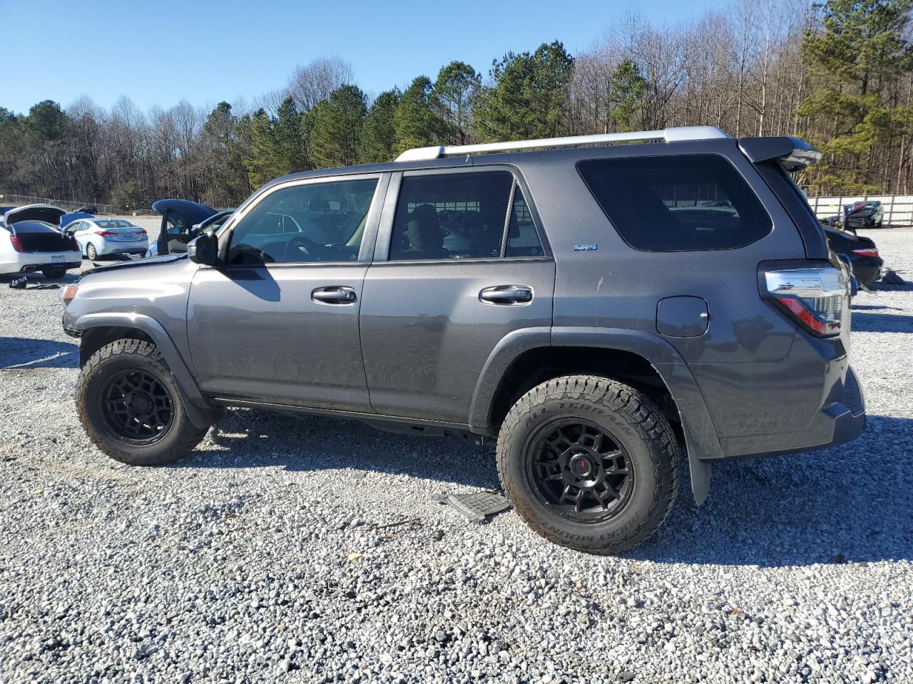 2016 Toyota 4Runner VIN JTEZU5JR8G5141235 Copart auction photo, front end damage thumbnail 2