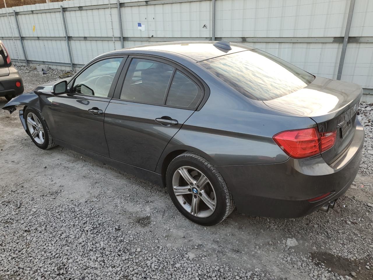 2015 BMW 3er VIN WBA3B5G53FNS13412 Copart auction photo, front end damage thumbnail 2