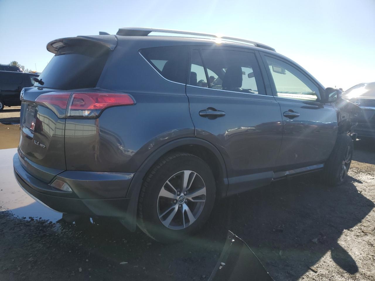 2018 Toyota RAV 4 VIN JTMRFREV5JJ733932 Copart auction photo, front end damage thumbnail 3