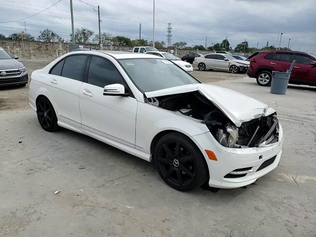 2011 Mercedes-Benz C-klasse VIN WDDGF5EB0BA512655 Copart auction photo, front end damage thumbnail 10