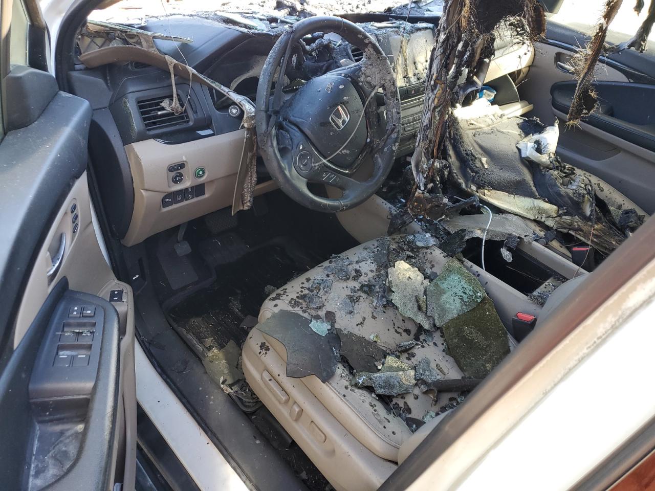 2017 Honda Pilot VIN 5FNYF5H91HB032647 Copart auction photo, burn - engine / burn damage thumbnail 8