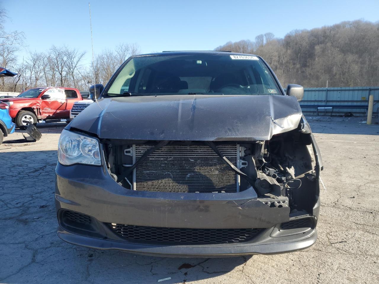 2016 Dodge Caravan VIN 2C4RDGCG6GR319335 Copart auction photo, front end damage thumbnail 5