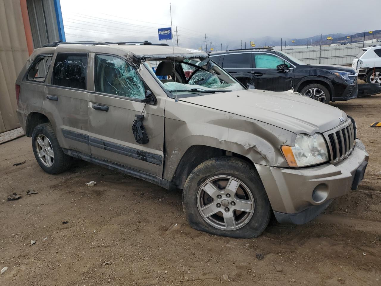 2006 Jeep Cherokee VIN 1J4GR48K26C184716 Copart auction photo, all over damage thumbnail 4