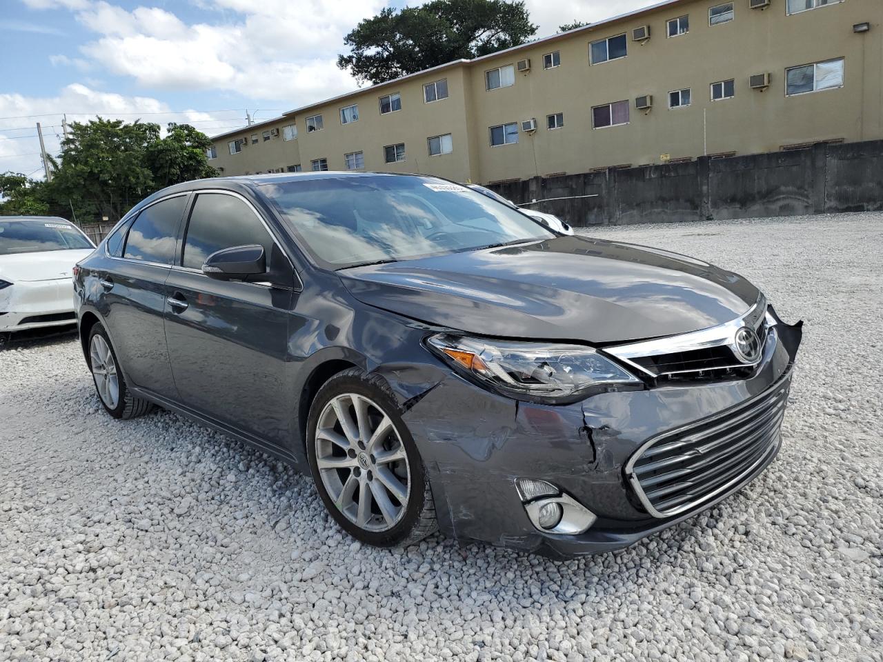 2013 Toyota Avalon VIN 4T1BK1EB6DU030830 Copart auction photo, front end / minor dent/scratches damage thumbnail 4