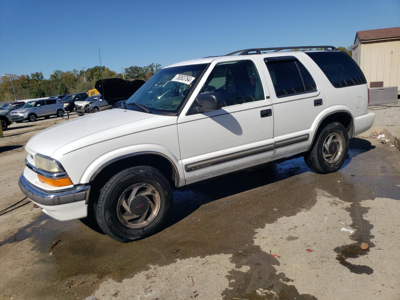 2001 Chevrolet Blazer VIN 1GNDT13W812168142