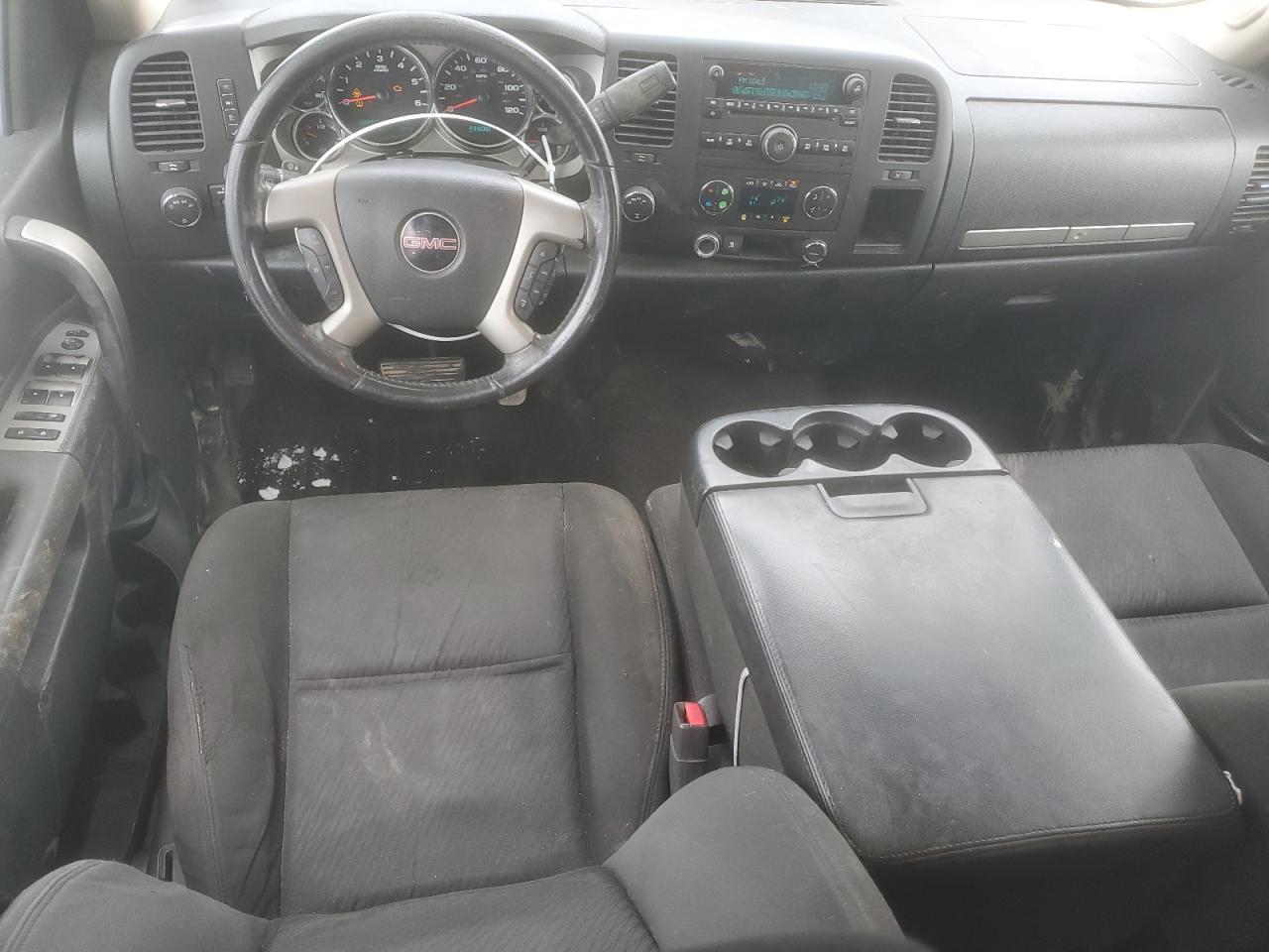 2011 GMC Sierra VIN 1GTR2VE35BZ186215 Copart auction photo, undercarriage damage thumbnail 8