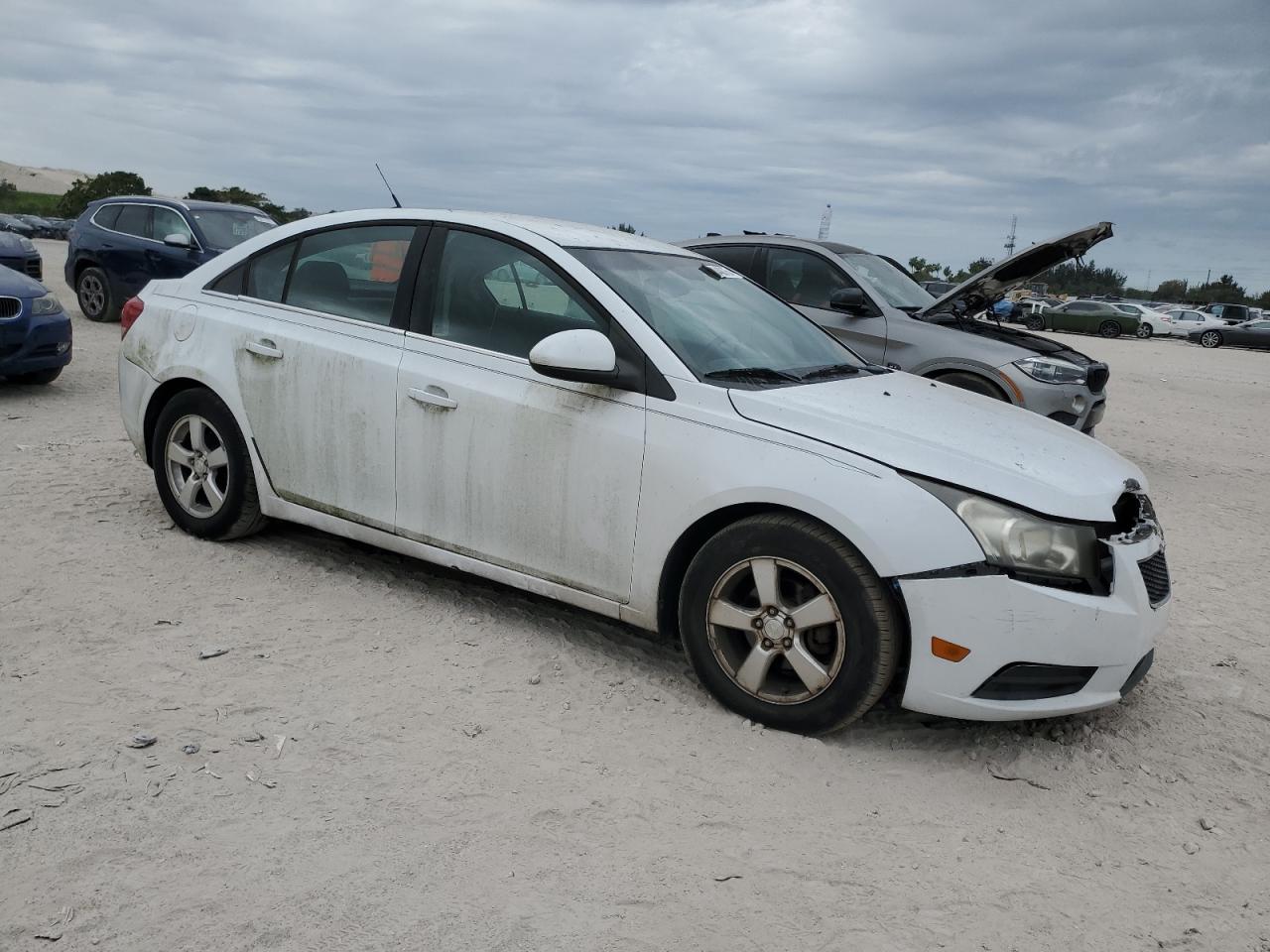 2013 Chevrolet Cruze VIN 1G1PC5SB0D7270658 Copart auction photo, front end / minor dent/scratches damage thumbnail 4