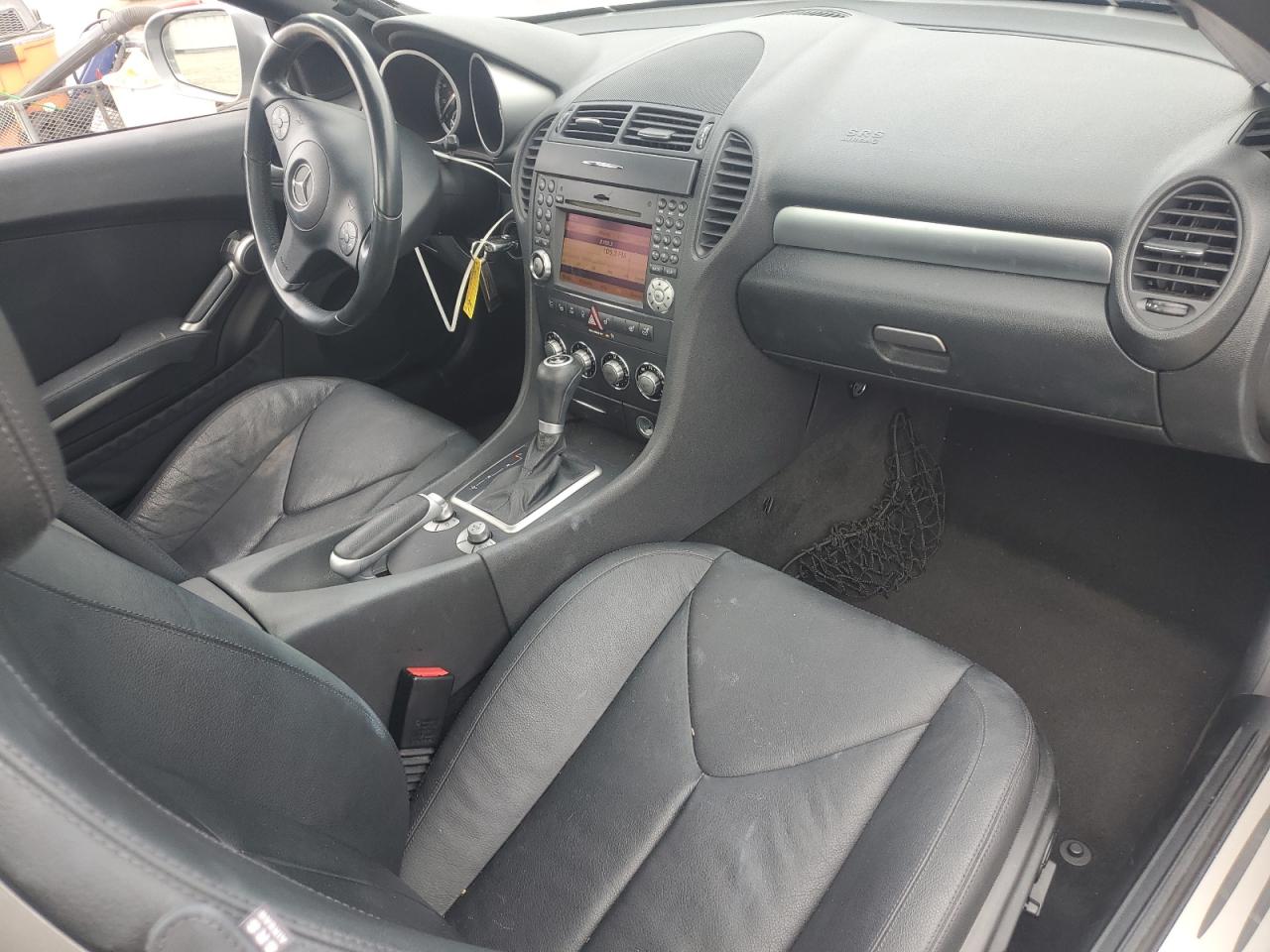 2011 Mercedes-Benz SLK-klasse VIN WDBWK5JA0BF239636 Copart auction photo, side damage thumbnail 8